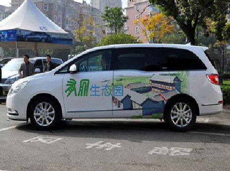 文山户外车贴喷绘如何保持效果?